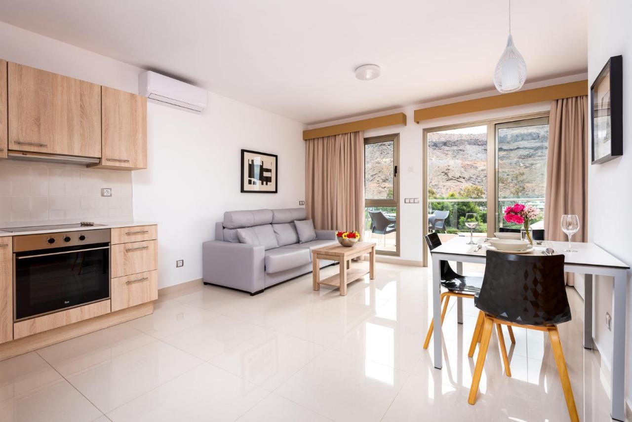 Apartamentos Las Palmeras ปวยร์โต เด มอแกน ภายนอก รูปภาพ