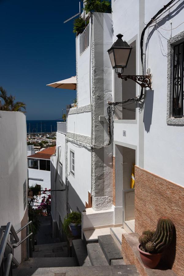 Apartamentos Las Palmeras ปวยร์โต เด มอแกน ภายนอก รูปภาพ