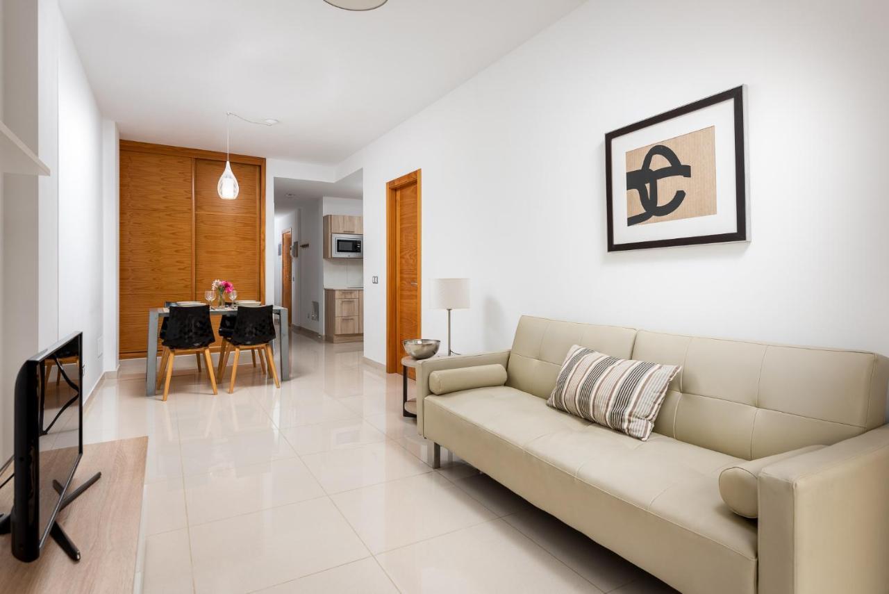 Apartamentos Las Palmeras ปวยร์โต เด มอแกน ภายนอก รูปภาพ
