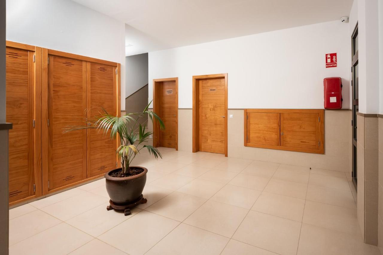 Apartamentos Las Palmeras ปวยร์โต เด มอแกน ภายนอก รูปภาพ